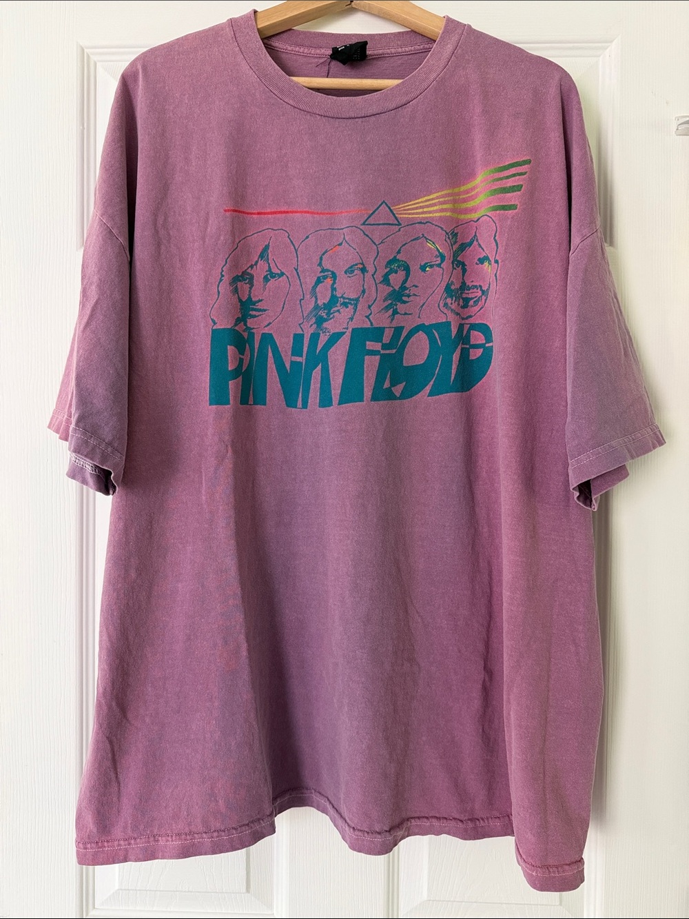 Vintage Pink Floyd Purple-Pink Short Sleeve Band Tee with Teal Graphic